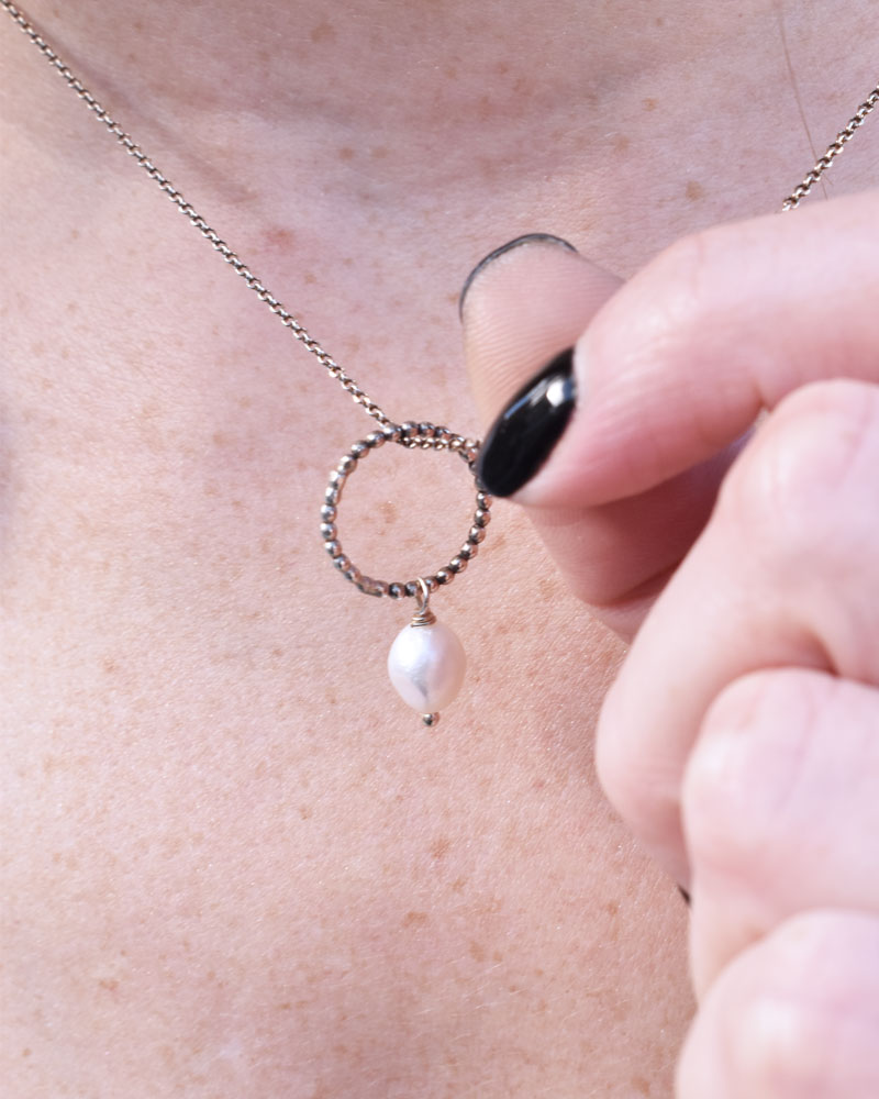 Circle Pearl Necklace 3