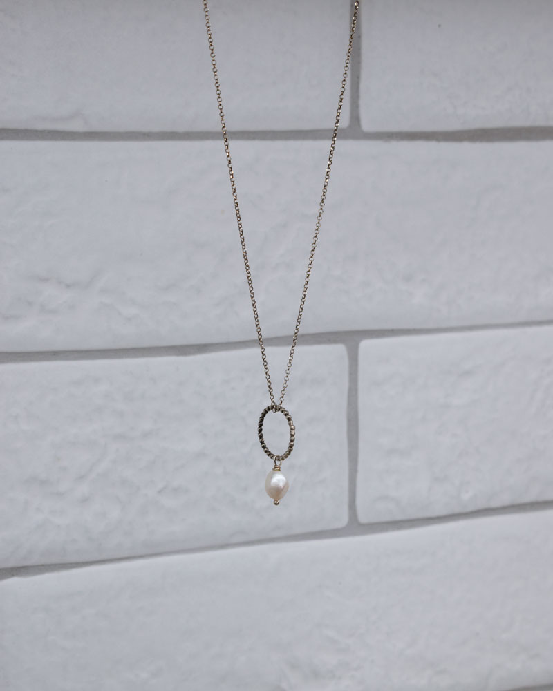 Circle Pearl Necklace 1